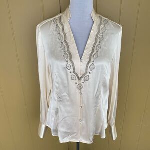 Nygard women M satin button down collared blouse w/decorative silver studs